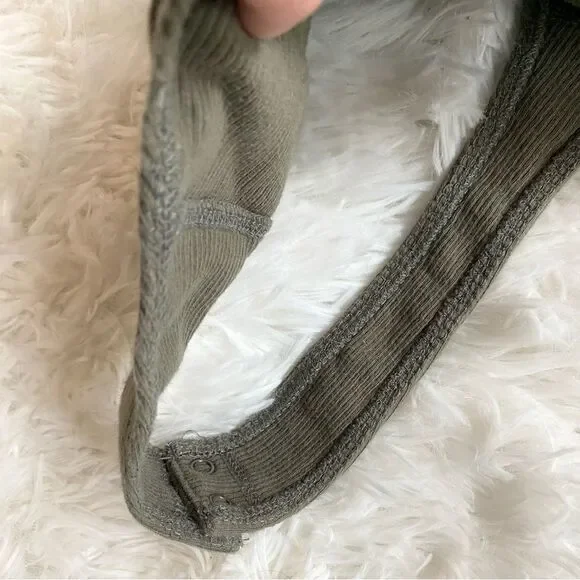 Abercrombie & Fitch Ribbed Long Sleeve Bodysuit - Picture 4 of 4